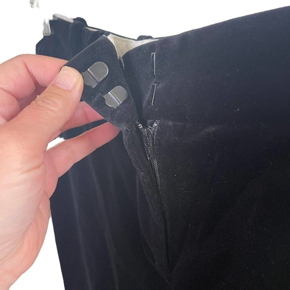 Ann Taylor Black Velvet Pants Straight Legs Stretch Classic Size 10 EUC - Picture 5 of 8